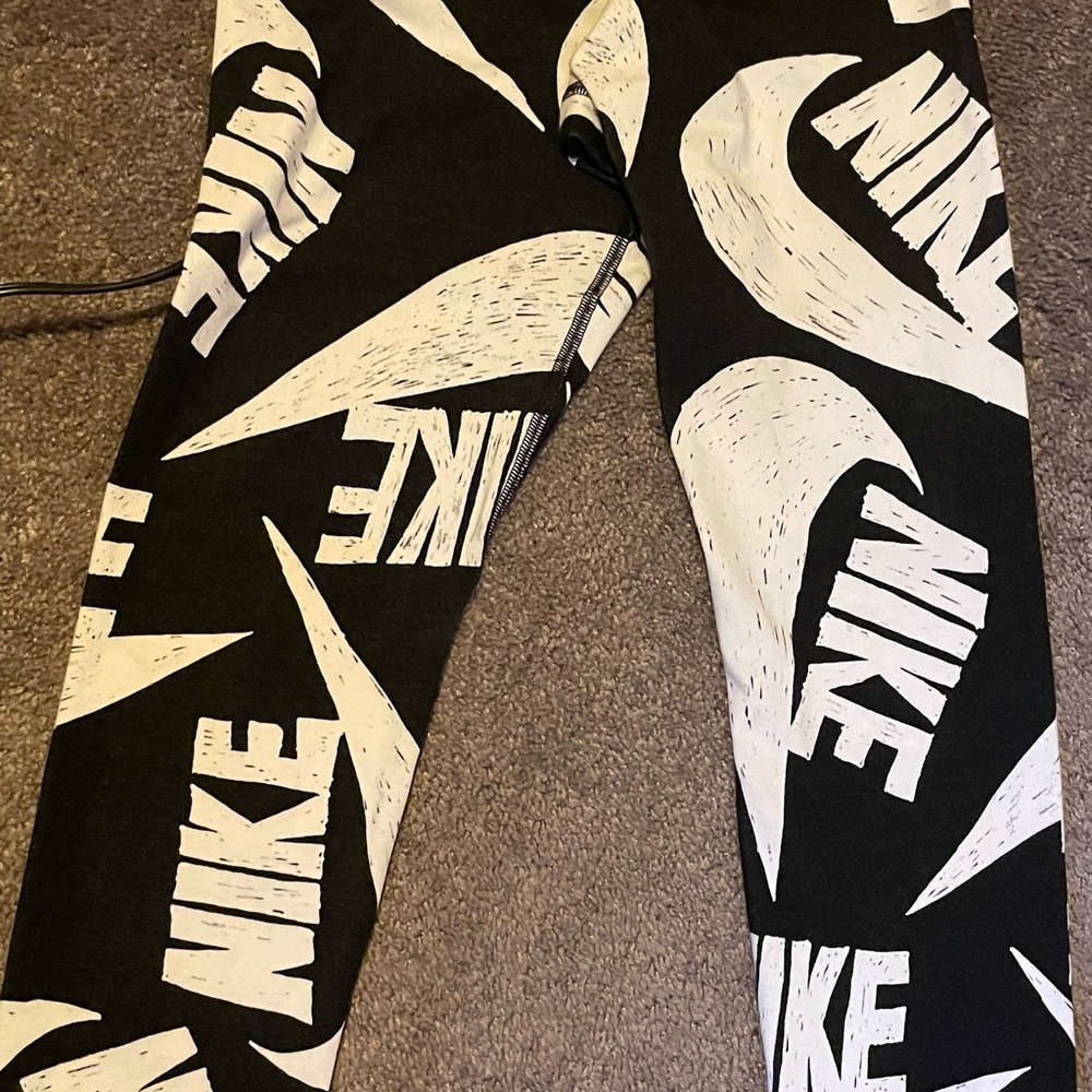Nike women’s Bold Black and White Logo Leggings